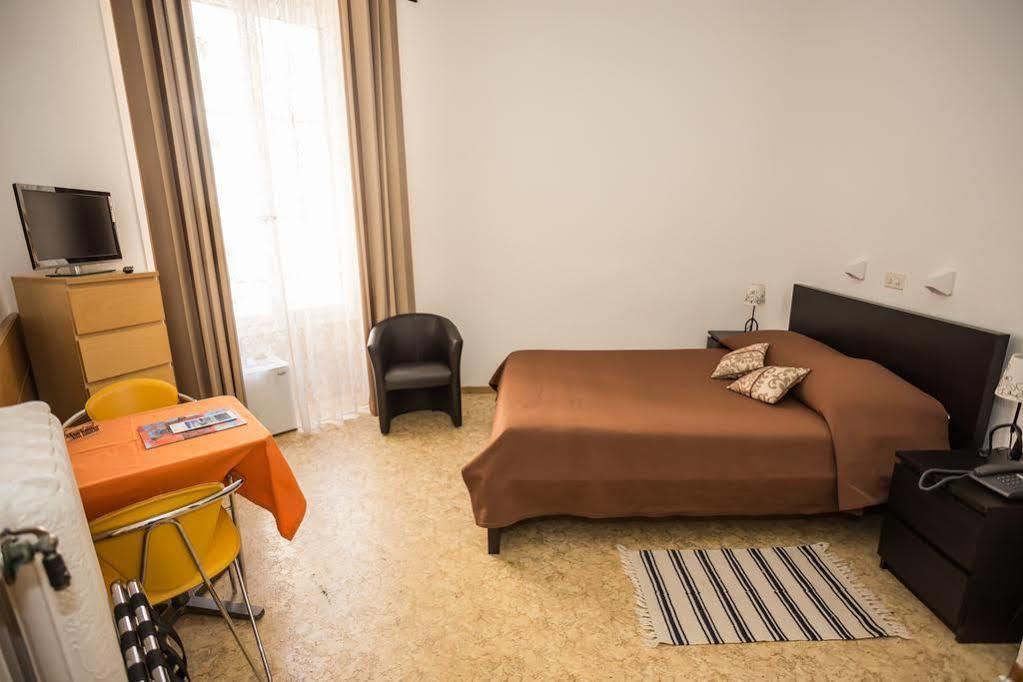 Hotel Des Tourelles Geneva Ngoại thất bức ảnh