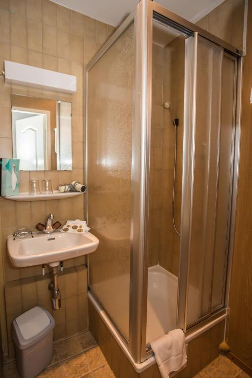 Hotel Des Tourelles Geneva Phòng bức ảnh